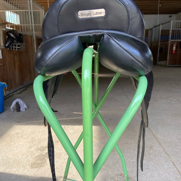 Custom Saddlery Steffen’s Advantage Dressage Saddle 17.5 M - Picture 5 of 16
